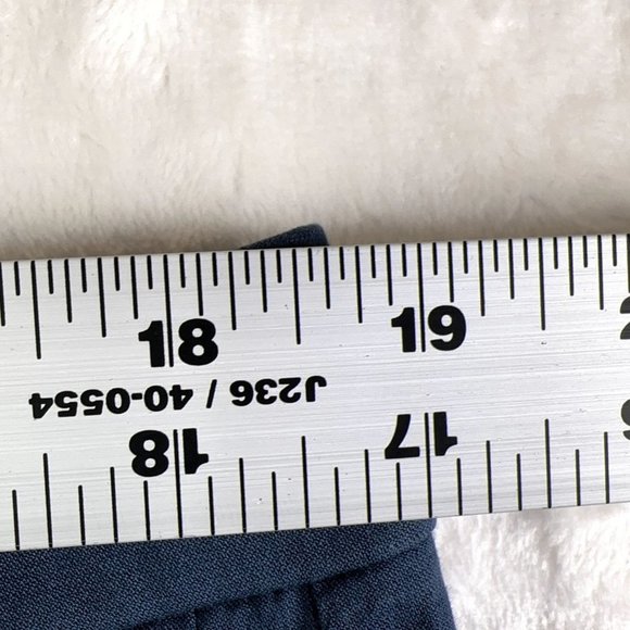 Lululemon Commission Short Slim Chino 9" True Navy Mens 38 Water Repellent EUC - Picture 12 of 14